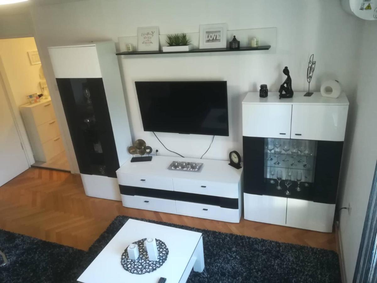 Apartman D&D*** Varazdin Bagian luar foto